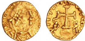 Mérovingien - Au nom de Justin II (565-578) - Trémissis de 7 siliques, vers 580
A/ DNIVSTINVS PPA Buste diadémé à droite.
R/ VICTORIA VITOHVX Croix ...