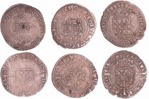 Pays-Bas espagnols- Karel V (1506-1555) - 1/2 real d'argent (3 monnaies)
2 monnaies pour Anvers et 1 pour Dordrecht.
TB
Vanhoudt.228
Ar ; -- ; --