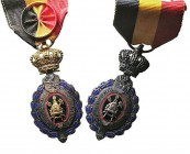MEDALLAS
BÉLGICA
AR. Medalla al Mérito (Habilité Moralité). Lote de 2. Con cinta, roseta y corona dorada, con cinta y corona plata. MBC+