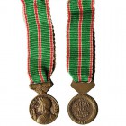 MEDALLAS
FRANCIA
AE. Condecoración Francesa (miniatura). La Marne, 1914-1918. Con cinta. Diámetro de la medalla: 14 mm. MBC