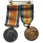 MEDALLAS
GRAN BRETAÑA
AE. Condecoración Británica (pareja en miniatura). I Guerra Mundial y Medalla de la Victoria. Diámetro de las medallas: 18 mm....