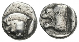 Greek 
Mysia Cyzicus. Ca. 475-450 BC. AR trihemiobol 1.2gr 10.5mm
Forepart of boar running left, H on shoulder, tunny to right / Head of roaring lion ...