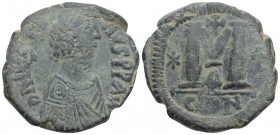 Byzantine Coins 
Justin I Æ31. Constantinople, AD 518-527. 15.6gr 32.5mm