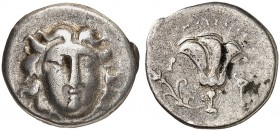 GRIECHISCHE MÜNZEN. KARIEN. - Alabanda. 
Pseudorhodische Drachme, um 170 v. Chr. Helioskopf v. vorn / Rose mit Trieb, rechts Kerykeion, oben undeutli...