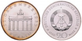 Gedenkmünzen
Ostdeutschland 1949 - 1989. 20 Mark, 1990 A. Brandenburger Tor.
Berlin
18,28g
Jaeger 1635S
stgl