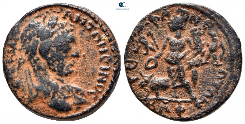 Seleucis and Pieria. Raphanea. Elagabal AD 218-222. 
Bronze Æ

24 mm, 10,76 g...