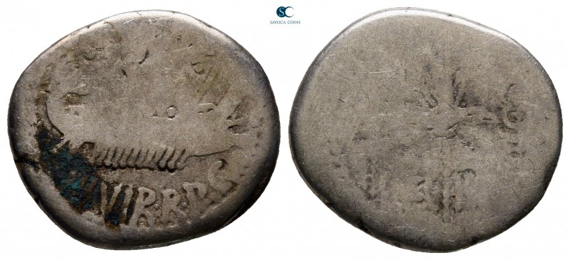 Mark Antony 32-31 BC. Military mint moving with M.Antony
Denarius AR

16 mm, ...