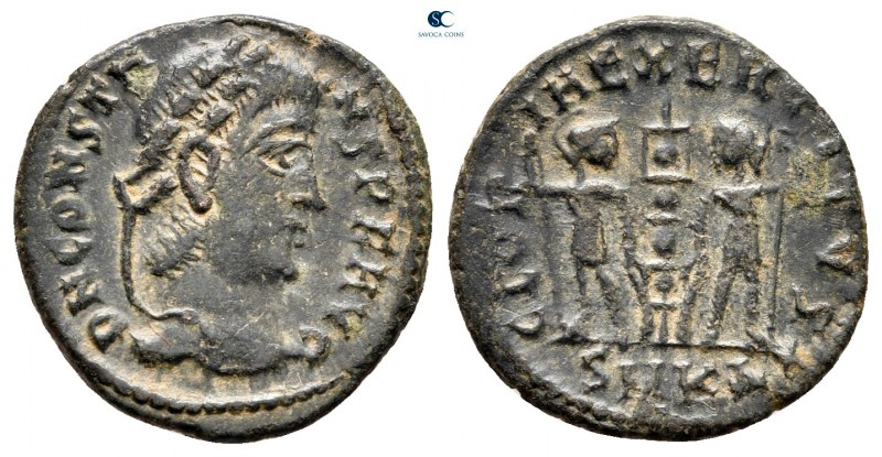 Constans AD 337-350. Cyzicus
Follis Æ

15 mm, 1,54 g



very fine