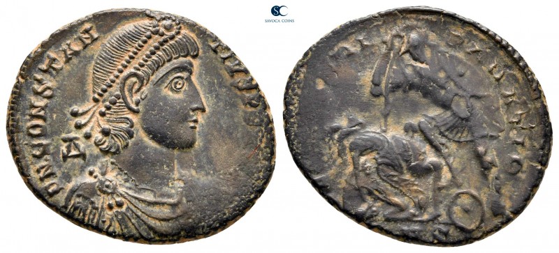 Constantius II AD 337-361. Uncertain mint
Centenionalis Æ

24 mm, 4,73 g

...