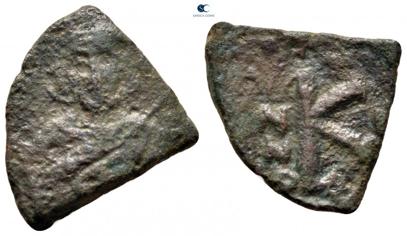 Tiberius III AD 698-705. Constantinople
Half Follis or 20 Nummi Æ

23 mm, 2,6...