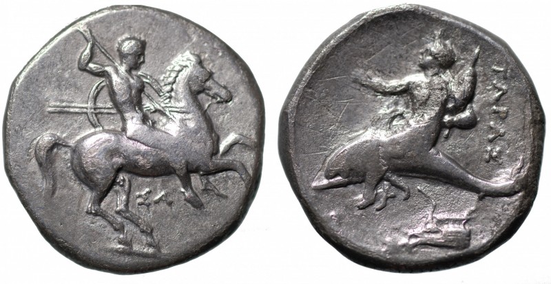 Calabria. Tarentum (ca. 325-281 a.C.). Didracma o Nomos. AG gr. 7,70 mm 21. SNG ...
