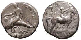Calabria. Tarentum (ca. 353-340 a.C.). Didracma o Nomos. AG gr. 7,67 mm 21,2. MB