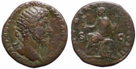 Marco Aurelio (161-180). Roma. Dupondio AE gr. 13,14 mm 25,3. R/Roma seduta. mMB