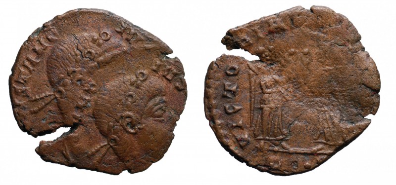 Impero romano IV sec. d.C. Dinastia di Costantino I. AE bronzo ribattuto al D/. ...
