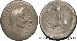 JULIUS CAESAR
Type : Denier 
Date : février - mars 
Date : 44 AC. 
Mint name / Town : Rome 
Metal : silver 
Millesimal fineness : 950  ‰
Diameter : 19...