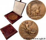 III REPUBLIC
Type : Médaille de l’exposition universelle de Paris 
Date : 1900 
Mint name / Town : 75 - Paris 
Metal : bronze 
Diameter : 63,5  mm
Eng...