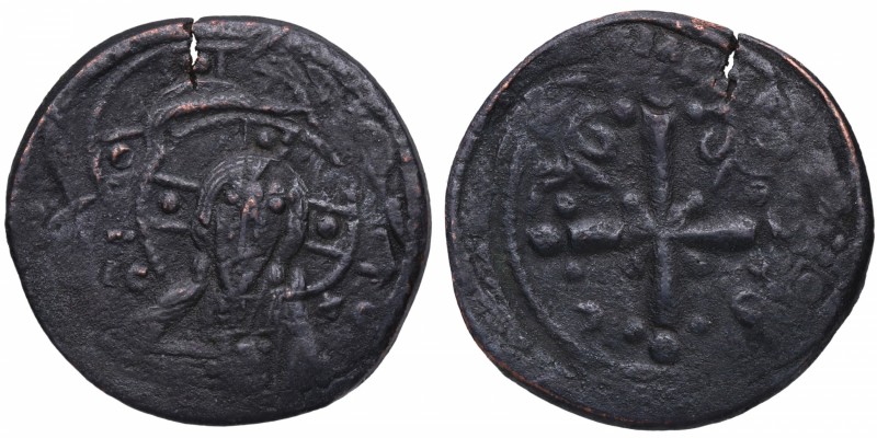 1078-1081 d.C. Constantinopla. Cu. IC-XC a izquierda y derecha del busto nimbate...