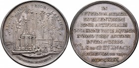 Altdeutsche Münzen und Medaillen
Aachen, Stadt. . 
Silbermedaille 1749 von J.G. Holtzhey, auf den Frieden zu Aachen und das Feuerwerk bzw. die Fried...