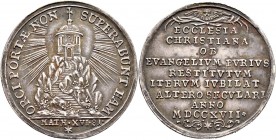 Altdeutsche Münzen und Medaillen
Memmingen, Stadt. . 
Silbermedaille 1717 von P.H. Müller, auf das Reformationsjubiläum. Rundtempel im Strahlennimbu...