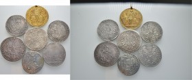 Lots altdeutscher Münzen und Medaillen
15 Stücke: Taler und Halbtaler sowie Silbermedaillen. Dabei AUGSBURG, vergoldete Silbermedaille 1624 auf die M...