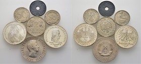 Deutsche Münzen und Medaillen ab 1871
Lots. . 
7 Stücke: DRITTES REICH, 50 Reichspfennig 1939 A; REICHSKREDITKASSEN, 10 Reichs­pfennig 1940 A; BANK ...