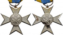 Deutsche Orden und Ehrenzeichen
PREUSSEN. 
Verdienstkreuz in Silber 1912-1918. Silber, am Originalband. OEK 1851, Nimmergut 2456. 41 x 41 mm
feines...