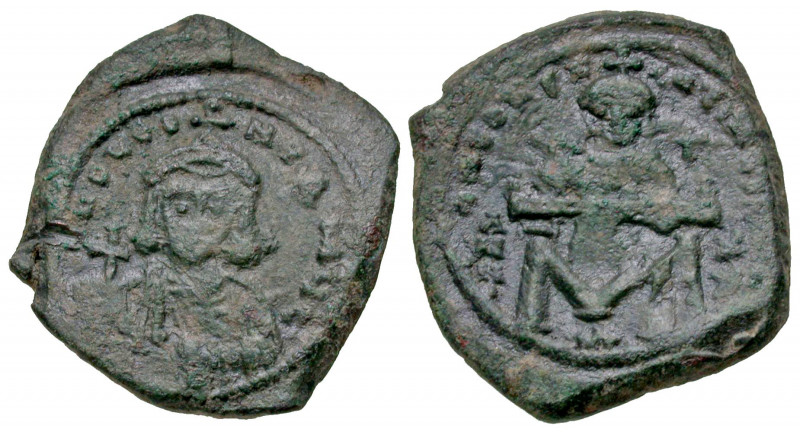 Leo III, the Isaurian. 717-741. AE follis (28.6 mm, 9.32 g, 6 h). Constantinople...