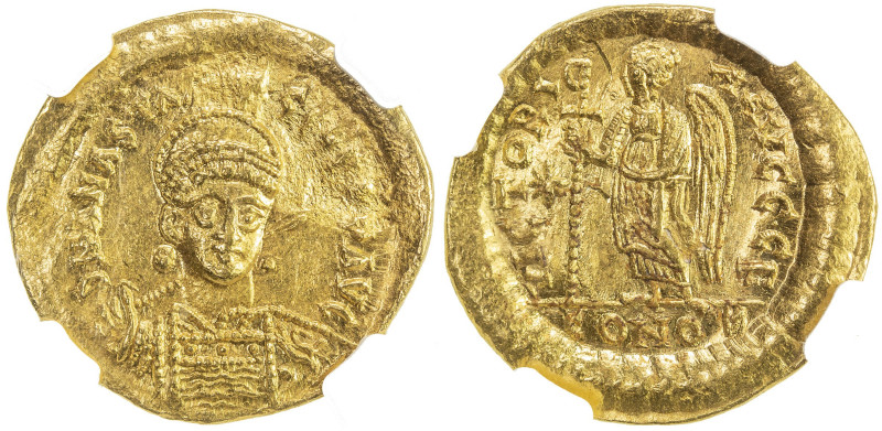 BYZANTINE EMPIRE: Anastasius I, 491-518, AV solidus (4.44g), S-5, helmeted and c...