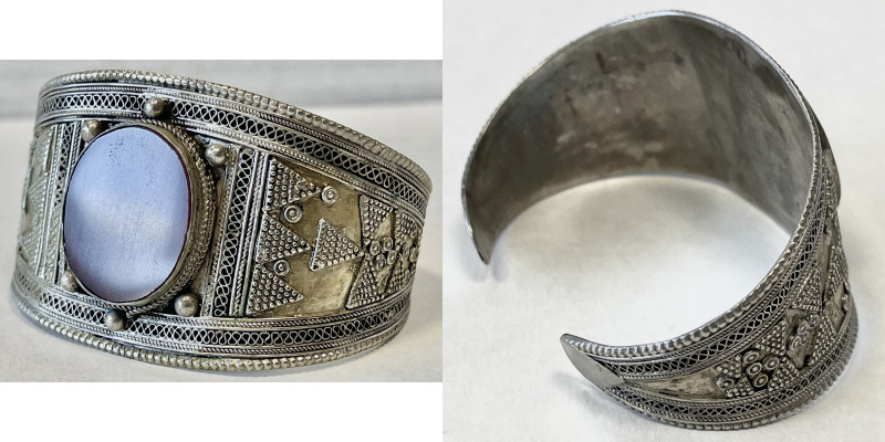 NORTH AFRICA: AR arm ring (24.03g), 62 x 40mm, decorated with an oval carnelian ...