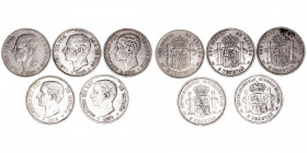 La Peseta
Alfonso XII
5 Pesetas. AR. Lote de 5 monedas. 1875, 1876, 1877 y 1885 (2). Estrellas no visibles. BC a BC-.