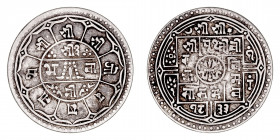 Monedas Extranjeras
Nepal
2 Mohars. AR. 1833 (1911). Prithvi Bir Bikram. 10.95g. KM.656. Tonalidad. MBC-.