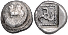 KLEINASIEN, LYKIEN. Dynasten (425-360 v.Chr.), AR 1/3 Stater (405/395 v.Chr.). Pegasos auf Rundschild l. Rs.Triskele im incusum. 2,97g.
ss-vz
BMC 12...