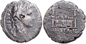 RÖMISCHES REICH, Augustus, 27 v.-14 n.Chr., AE As (15-10 v.Chr.), Lugdunum. Belorb. Kopf. Rs.Altar von Lugdunum mit zwei Victoriae. 10,08g.
Vs.Punze,...