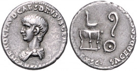 RÖMISCHES REICH, Nero als Caesar, 50-54, AR Denar (50-54), Rom. Drap. Büste l., NERO CLAVD CAES DRVSVS GERM PRINC IVVENT. Rs.Simplum über Dreifuß, Lit...