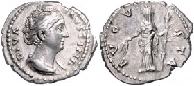 RÖMISCHES REICH, Faustina I., Gemahlin des Antoninus Pius, +141, AR Denar, Rom. Drap. Büste r. Rs.Verschleierte Ceres steht l. mit Fackel und Ähren. 3...