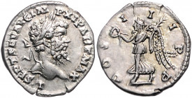 RÖMISCHES REICH, Septimius Severus, 193-211, AR Denar (nach 202), Rom. Belorb. Büste r. Rs.Victoria l. schreitend. 3,31g.
vz
RIC 504; Kampm.49.56