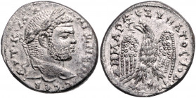 RÖMISCHES REICH, Caracalla, 198-217, AR Tetradrachme, Konsulschaft D =213-217, Seleucis und Pieria, Stadt Laodiceia. Belorb. Kopf r. Rs.Adler r., blic...