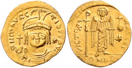 BYZANTINISCHES REICH, Mauricius Tiberius, 582-602, Leichtgewichtiger AV Solidus zu 23 Siliquae CONOB, Theoupolis, Off.G. Behelmte, breite Büste v.vorn...