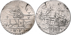 TÜRKEI, Selim III., 1789-1807, Yuzluk AH 1203, Jahr 7 =1794, Islambul. 31,95g.
Sr., ss
Dav.1817; KM 507