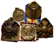 ERSTER WELTKRIEG, Auszeichnungen zum Ersten Weltkrieg: Orden "Grande Guerre 1914-1918" am Band; Kriegskreuz 1914-1916 am Band; Gleiches 1914-1917; Sie...
