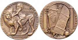 GOETZMEDAILLEN, Br.-Gussmed. 1918 a.d. Umsturz in Bayern. Ministerpräsident Kurt Eisner auf bayerischem Löwen sitzend, überstülpt ihm eine Eselsmütze,...