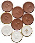 PORZELLAN, DRESDEN, Porzellan-Spendenmed. o.J.(1922) als Denkmalsspende Brigade Graf Pfeil (8x). Davon 1x Gipsform, 3x mit Aufl. unter 200 Stk.
9 Stk...