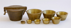 WAAGEN UND GEWICHTE, HAMBURG, Stadt, Komplettes Bechergewicht 1840 zu 1 Pfund Gewicht mit Einsätzen, bestehend aus: 5 L (Becher), 2 L, 1 L (2x), 5 Q, ...