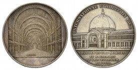 WELTAUSSTELLUNGEN, LONDON, Stadt, Silbermed. 1862 von J.Wiener. Ausstellungsgebäude. Rs.Innenansicht. 35,98g; 41mm.
vz
H.Rs.194,Rs.159