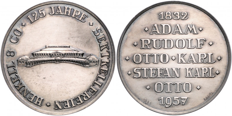 WIESBADEN, STADT, Silbermed. 1957 von Lang a.d. 125-Jahrfeier der Sekt-Kellereie...