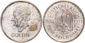 WEIMARER REPUBLIK, 1919-1933, 5 Reichsmark 1932 A. Goethe.
Patina, f.st
J.351