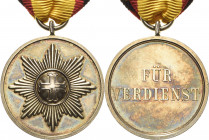Orden deutscher Länder Waldeck und Pyrmont
Goldene Verdienstmedaille Verliehen 1914-1918. Silber vergoldet. 30 mm, 13,6 g (mit Band). Am neueren Band...