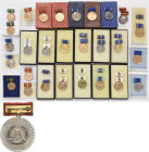 Orden der Deutschen Demokratischen Republik Konvolute
Konvolut über 30 Stück Dabei u.a.: Pestalozzi-Medaille (B. 160 c, e, 161 b, c (2x), e, 162 b, e...
