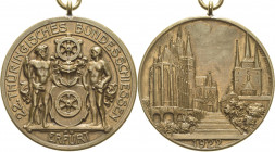 Schützenmedaillen
Erfurt Bronzemedaille 1922 (H. Wernstein) 22. Thüringisches Bundesschießen. Nacktes Paar flankiert behelmtes Stadtwappen / Ansicht ...