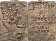 Güttler, Peter Götz *1939 Weißmetallgussplakette 2007. Zum neuen Jahr 2008. In gebückter Haltung Mann nach rechts, der sich auf zwei Stöcken abstützt,...